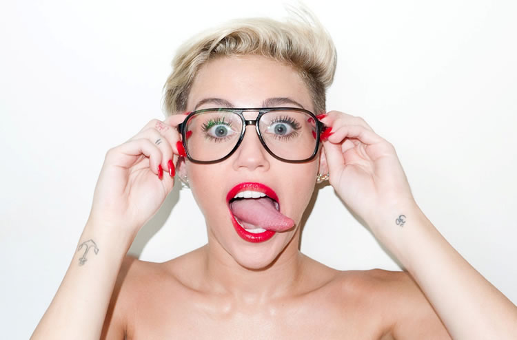 miley cyrus lengua