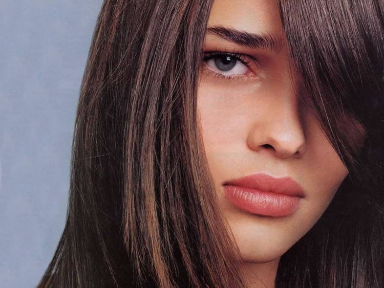 ana beatriz barros labios