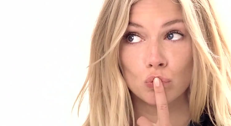 sienna miller lencería