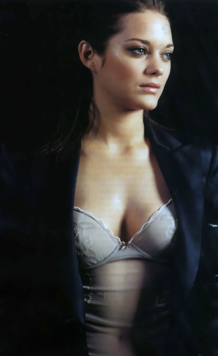 marion cotillard pechos