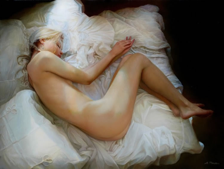 mujer desnuda durmiendo