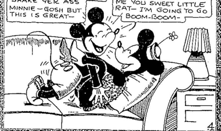 Mickey Mousse en una Biblia de Tijuana