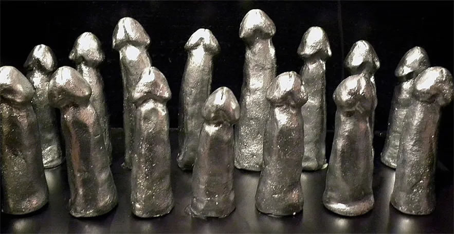 réplica de los penes de un equipo de balonmano