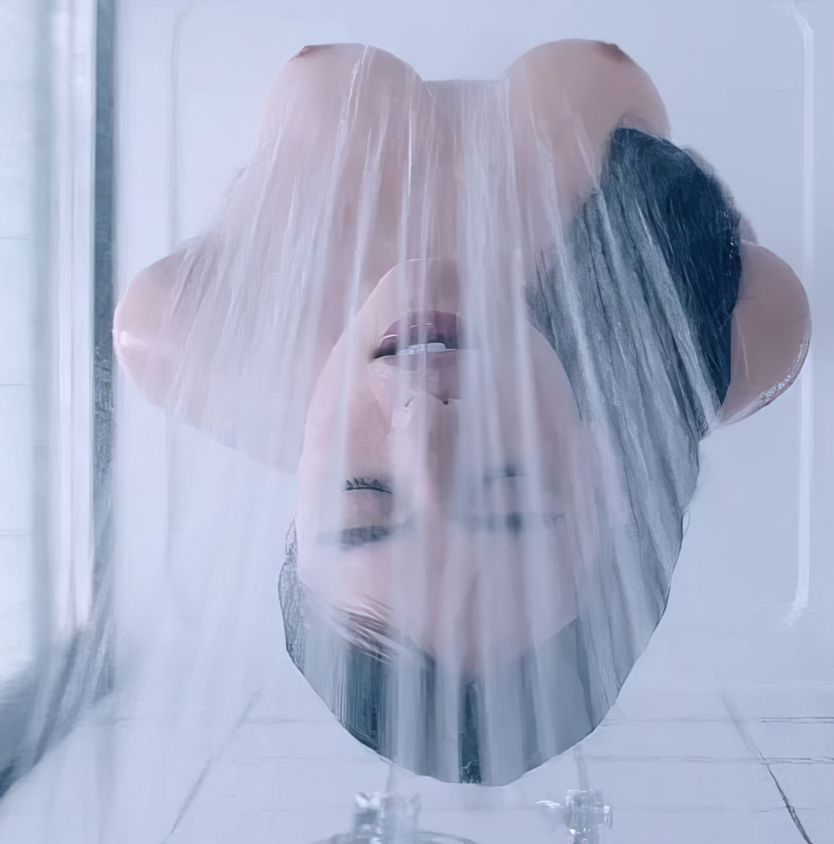 Margaret Qualley pillada follando